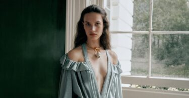10 Minutes Backstage With Victoria Beckham - 10 Magazine